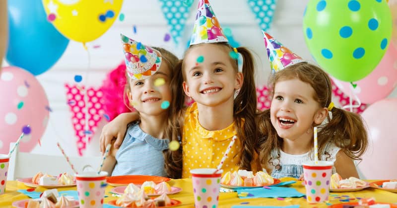 לילדה יש יום הולדת? זו הסיבה שחשוב להזמין את כולן